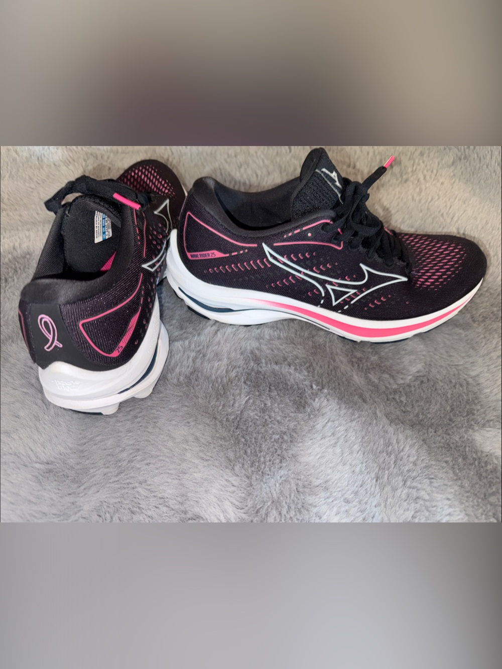 Mizuno Wave Rider 25 special edition Running Shoe - Black with Pink Trim